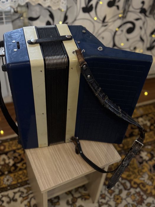 Аккордеон Weltmeister Cordal был сделан в Герман