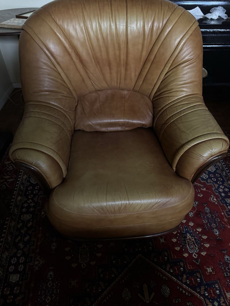 Conjunto de Sofas em Pele