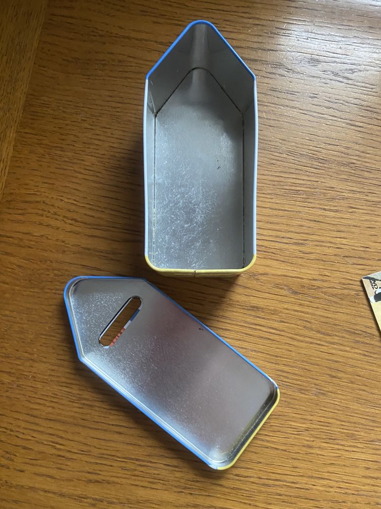Puszka metalowa skarbonka