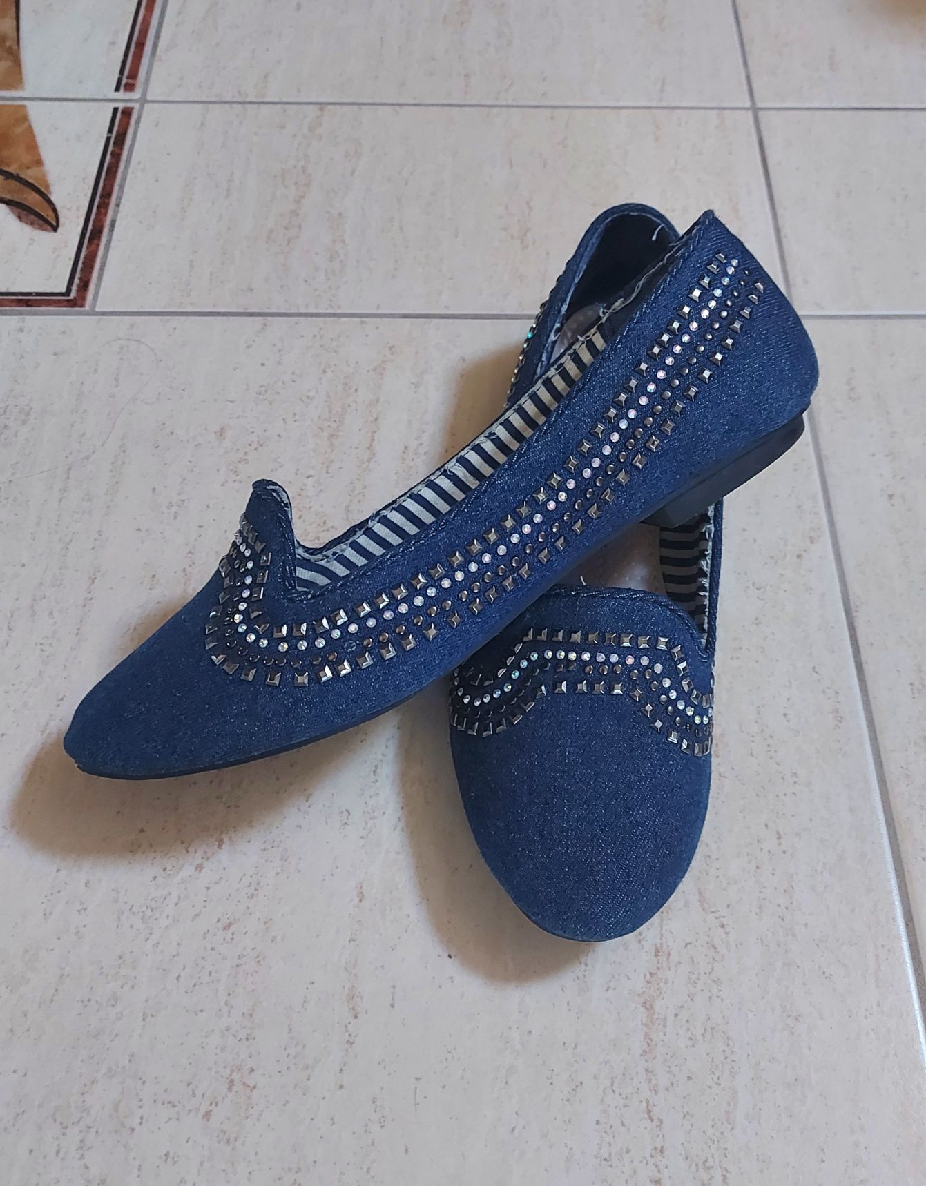 Baleriny granatowe jeans włoskiej firmy Motivi r. 38, wew 24,5 cm