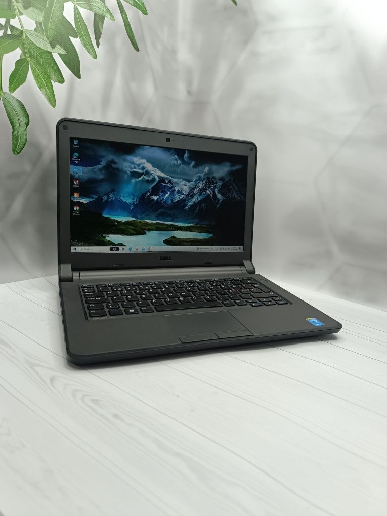 Ноутбук Dell Latitude 3350/i3-5005U/8 ГБ/128 GB/13.2" HD/Гарантія 9 м.