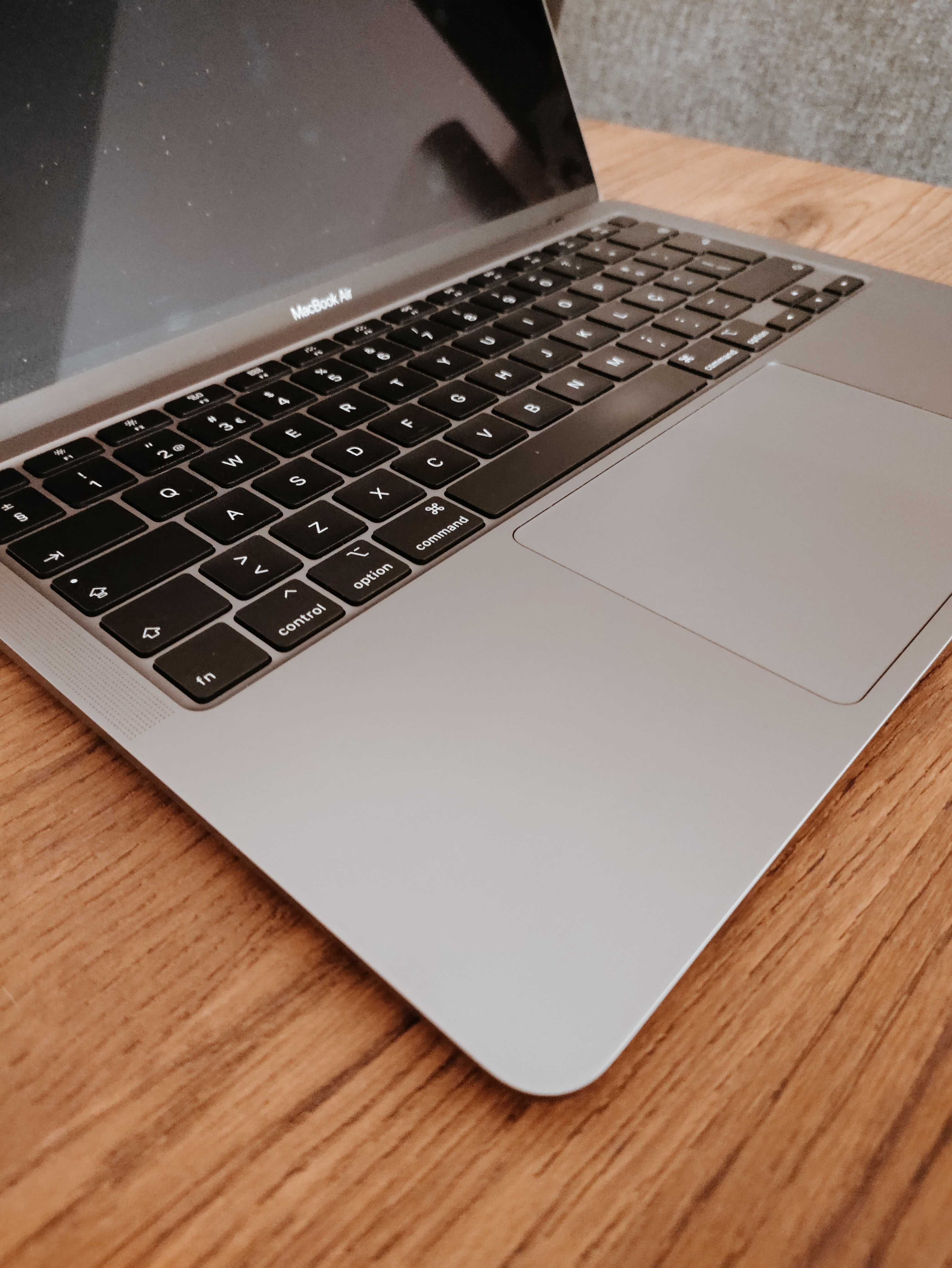 Apple Macbook Air 13' Retina | 8GB | 256GB SSD | CPU i5