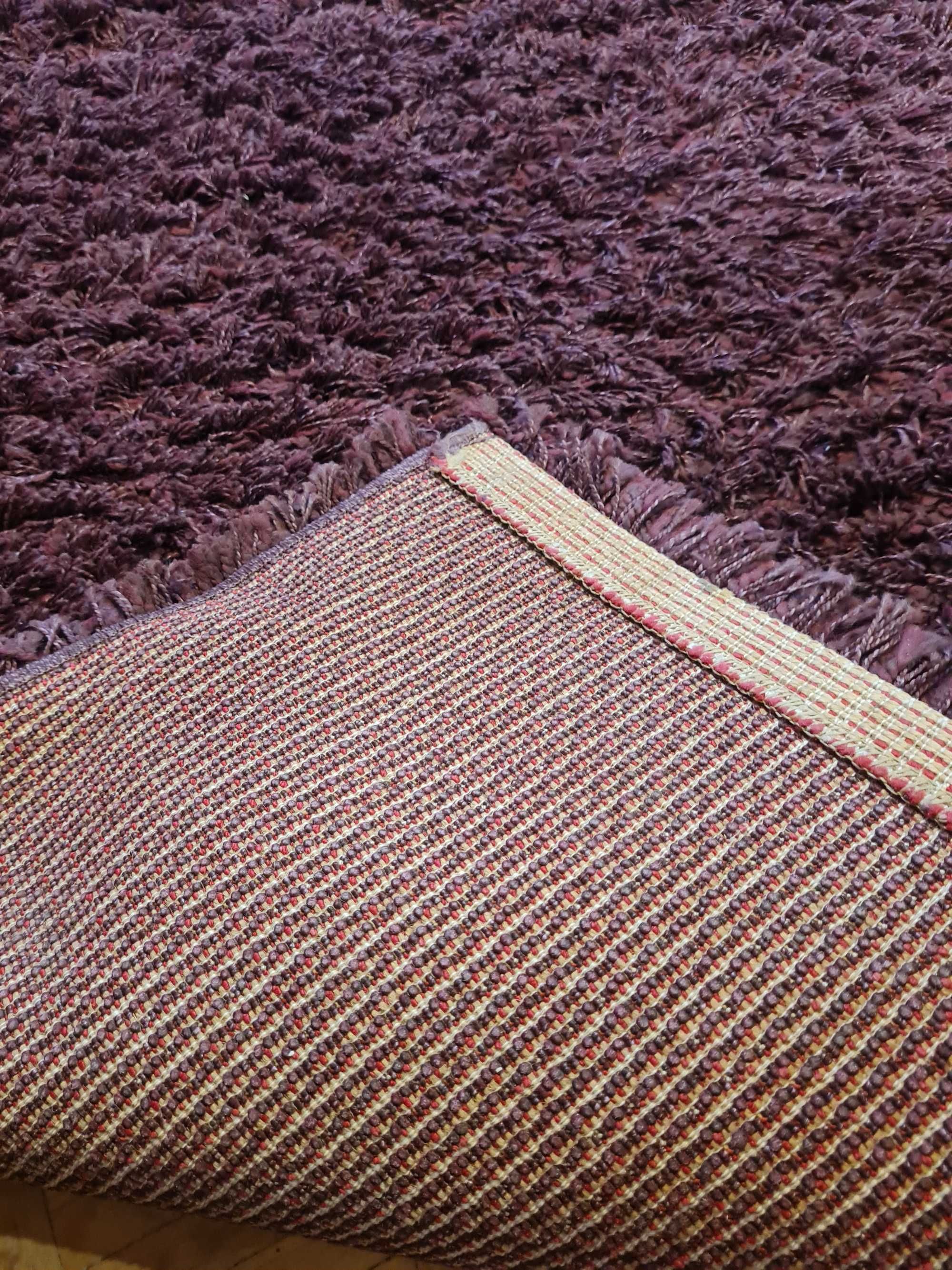 Fioletowy dywan typu shaggy 200x130