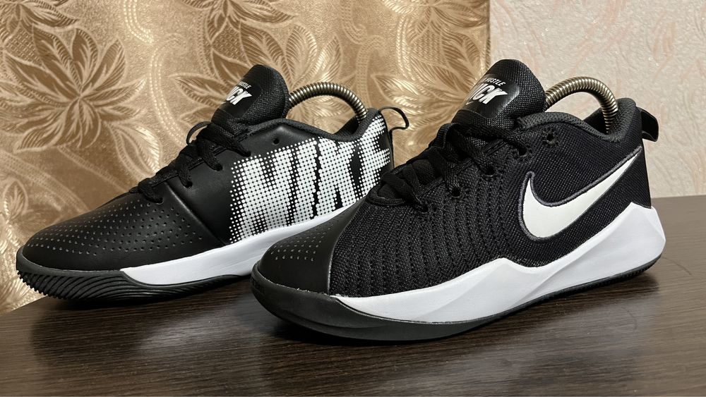 Кроссовки Nike Team Hustle Quick 2 GS оригинал