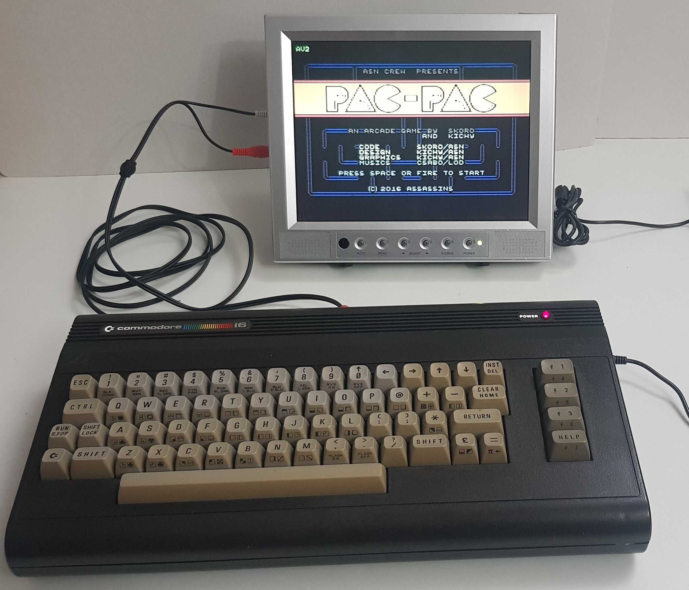 Komputer Commodore 16 C16 + zasilacz + gry