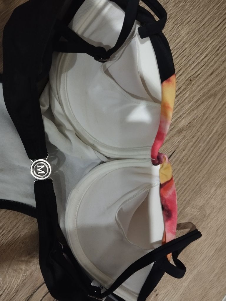 Strój kąpielowy PUSH UP czarny kwiaty PIĘKNY