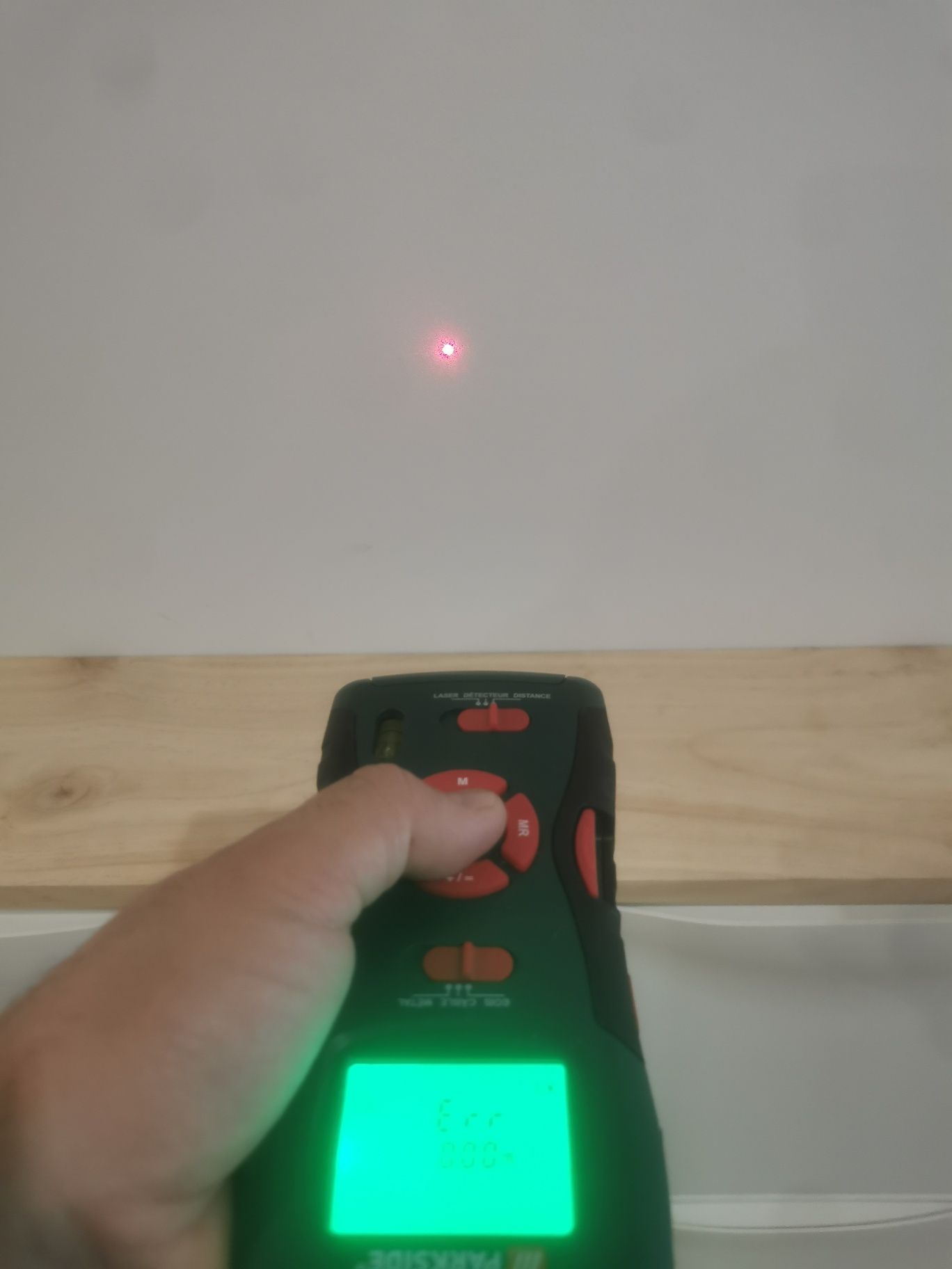 Parkside Detetor Multifunções com Laser