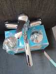 Bateria umywalkowa scienna Diamond nowa