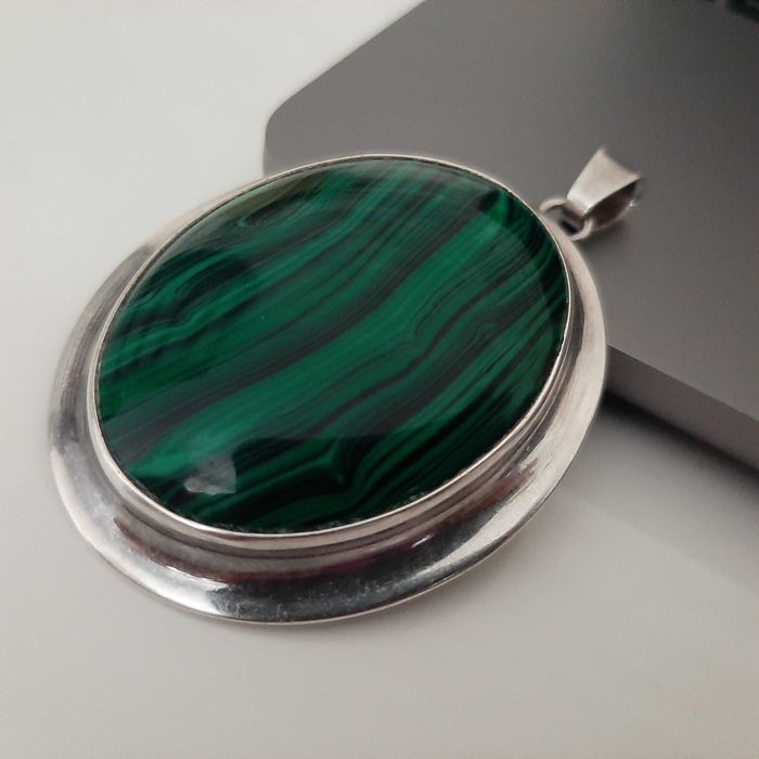 Stary piękny wisior ze srebra