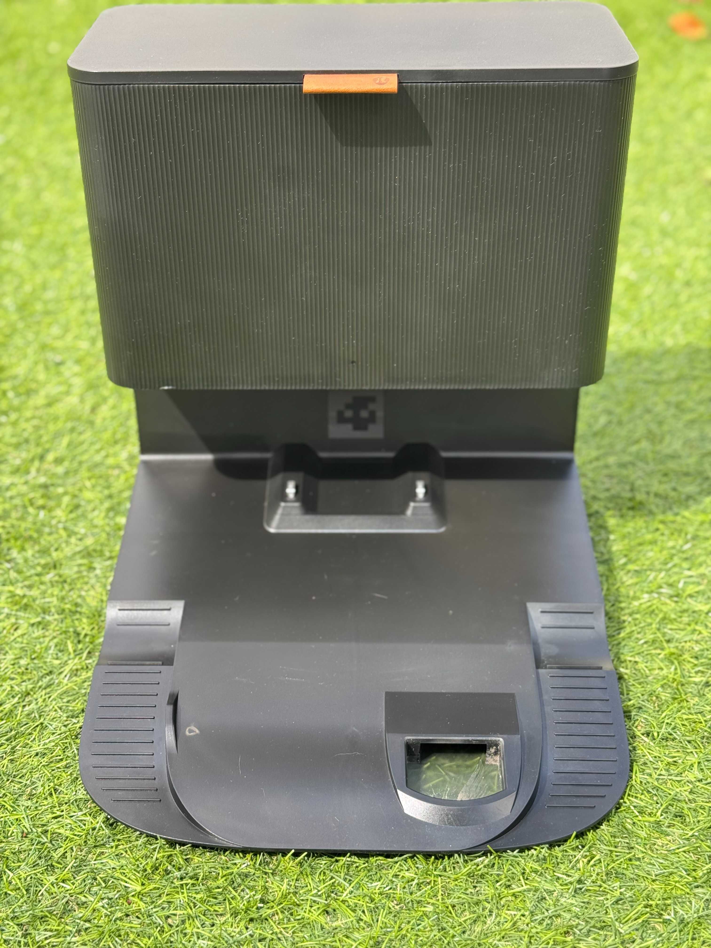 iRobot aspirador Roomba i1+ com esvaziamento automático e Wi-Fi