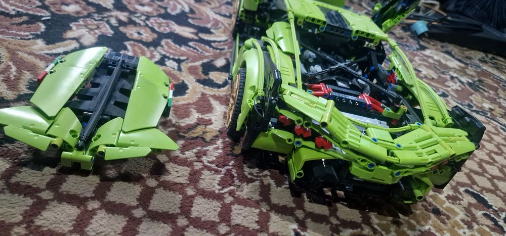LEGO Technic 42115 Lamborghini Sián FKP 37