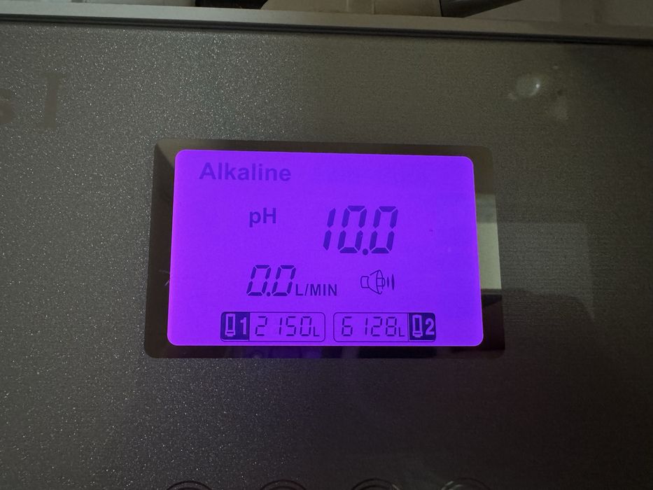 Корея. Майже новий іонізатор води Genesis 1