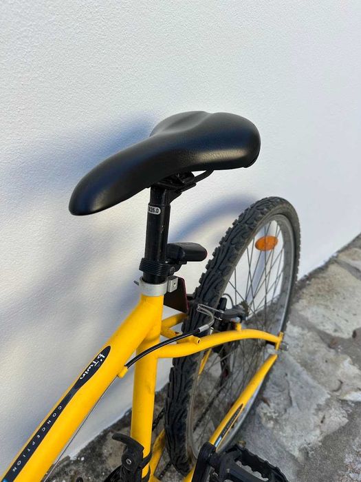 Bicicleta B’Twin Amarela – Urbana/Passeio – Em bom estado