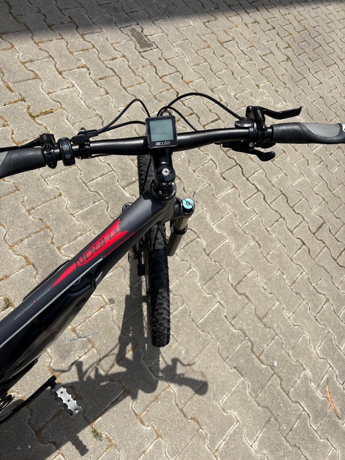 Bicicleta elétrica de montanha