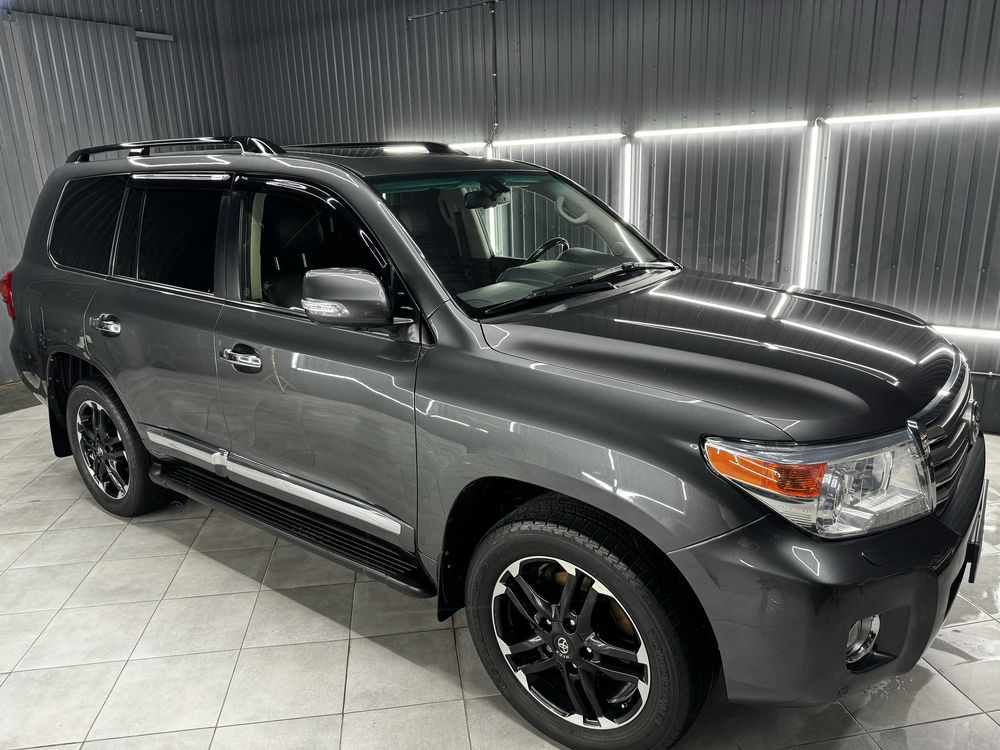 Toyota land cruiser 200 facelift 2012 official