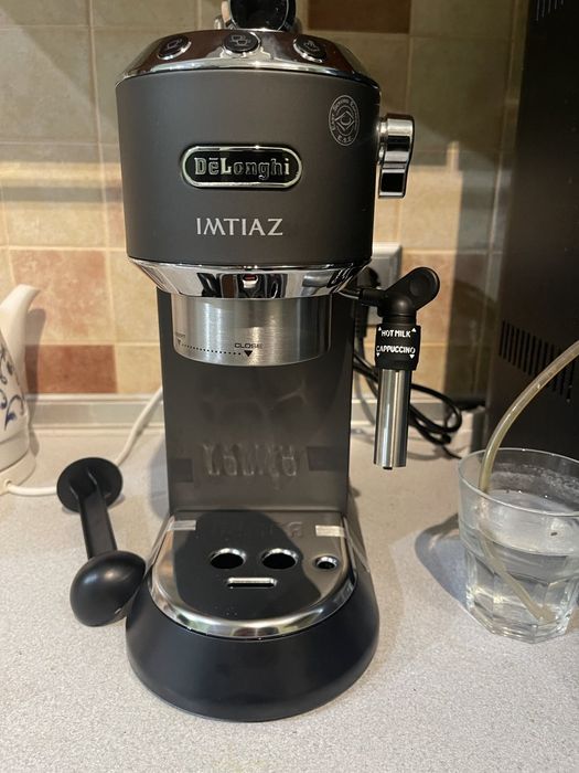 Продам кавомашину Delonghi EC 685M Dedica