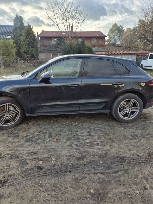 Porshe maccan s 2014