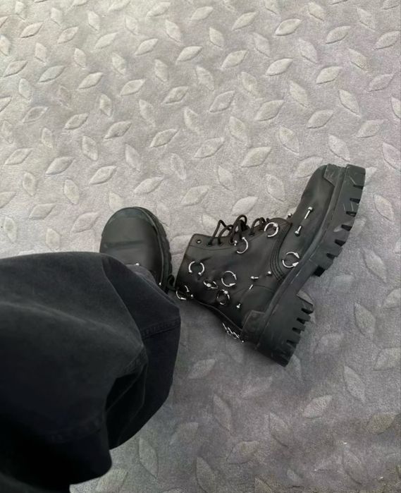 Страйки strike balenciaga обувь опиум архив