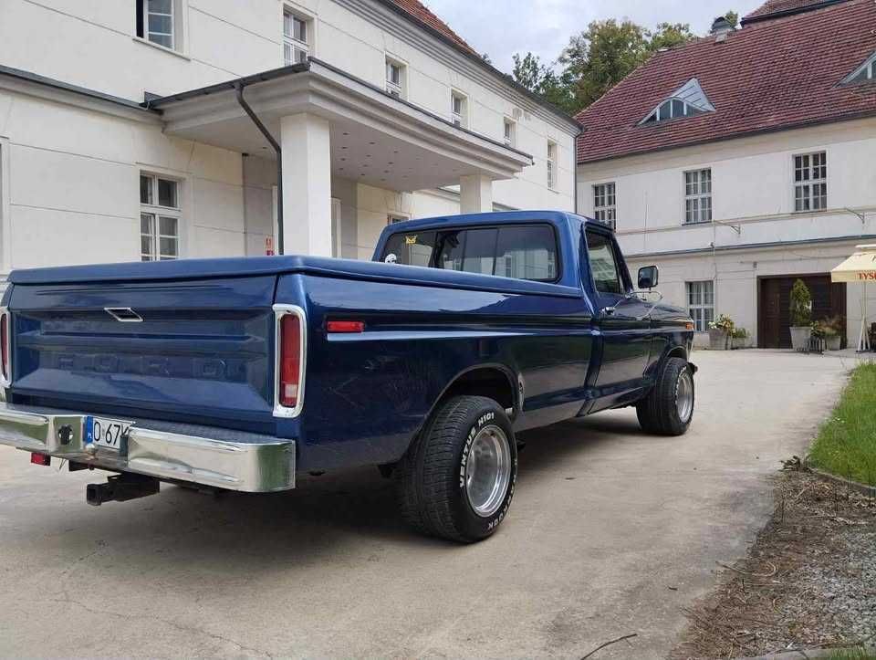 Ford F100 Pickup
