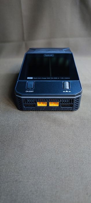 НОВИЙ Зарядний пристрій ToolkitRC Q6AC 1000W для заряджання 4х АКБ