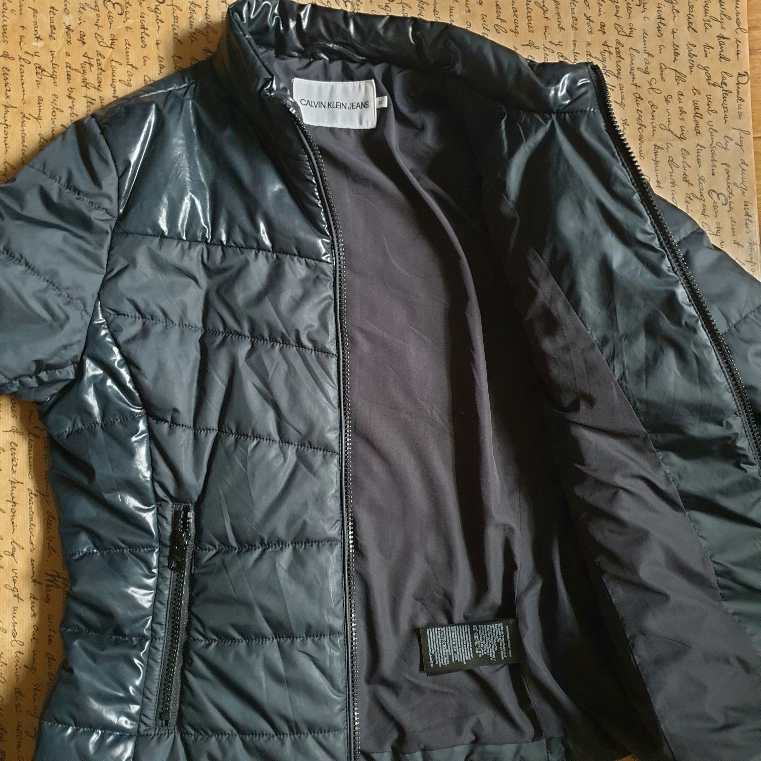 Куртка Calvin Klein M жіноча чорна 38 S