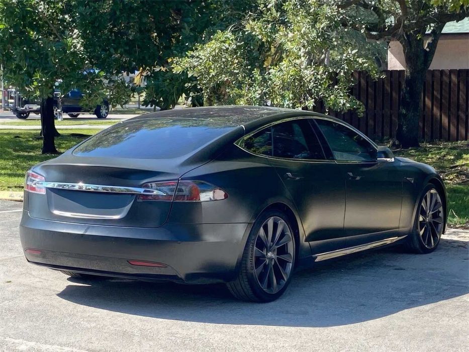 Tesla Model S Long Range Plus      2020