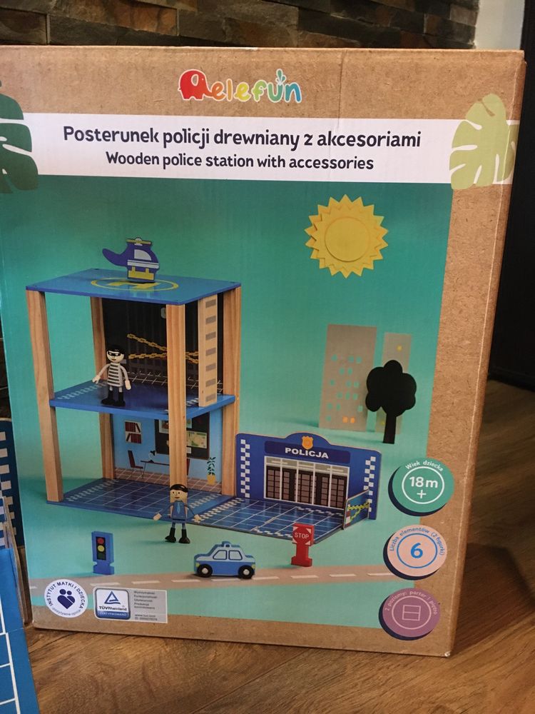 Drewniany komisariat Policja