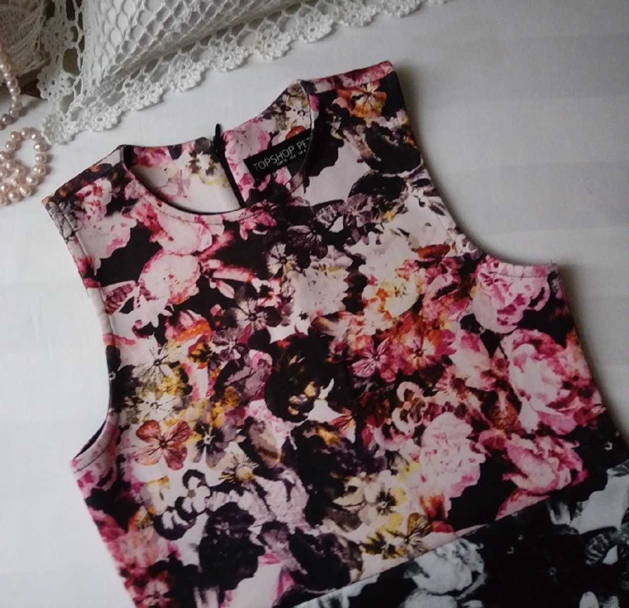 Topshop ołówkowa sukienka print kwiaty róż szara czarna mini XS S