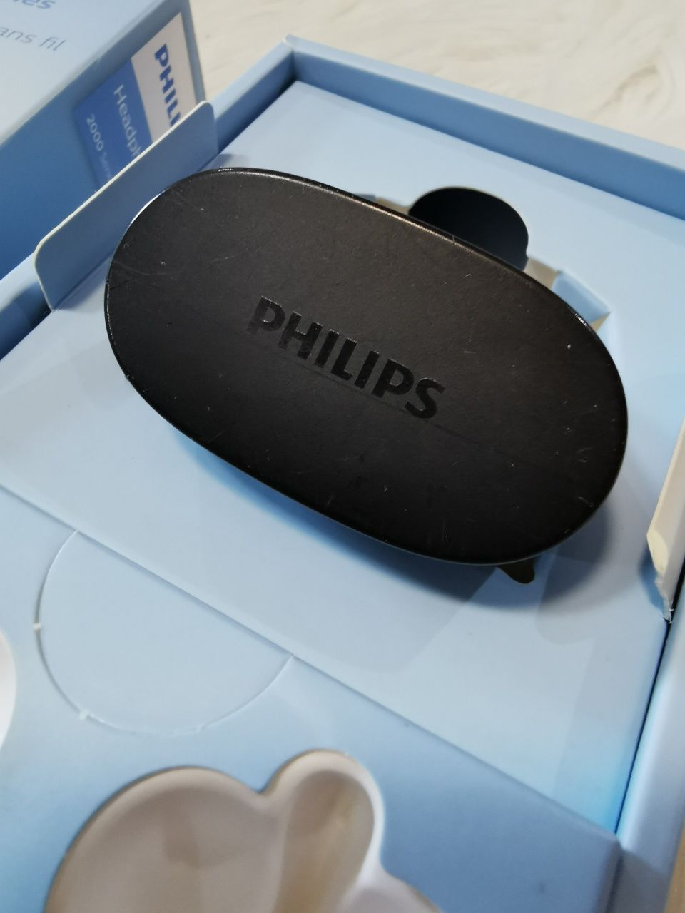 Bezprzewodowe słuchawki dokanałowe Philips TAT2206 czarne