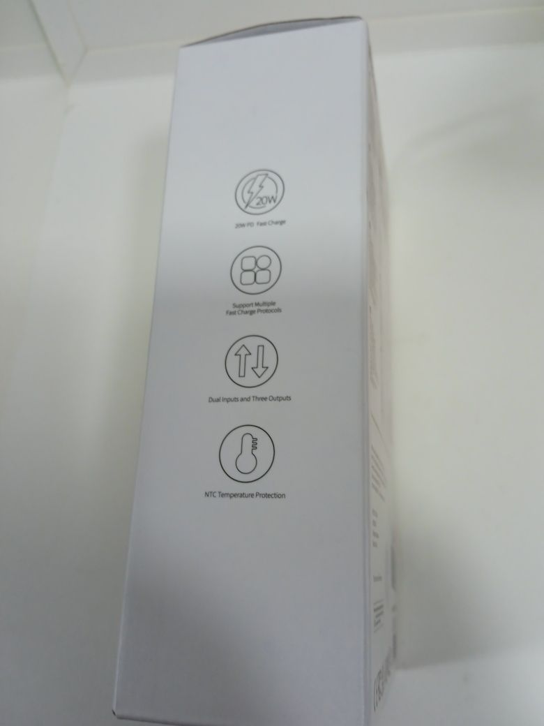 Power Bank 30000mAh 20W. Baseus