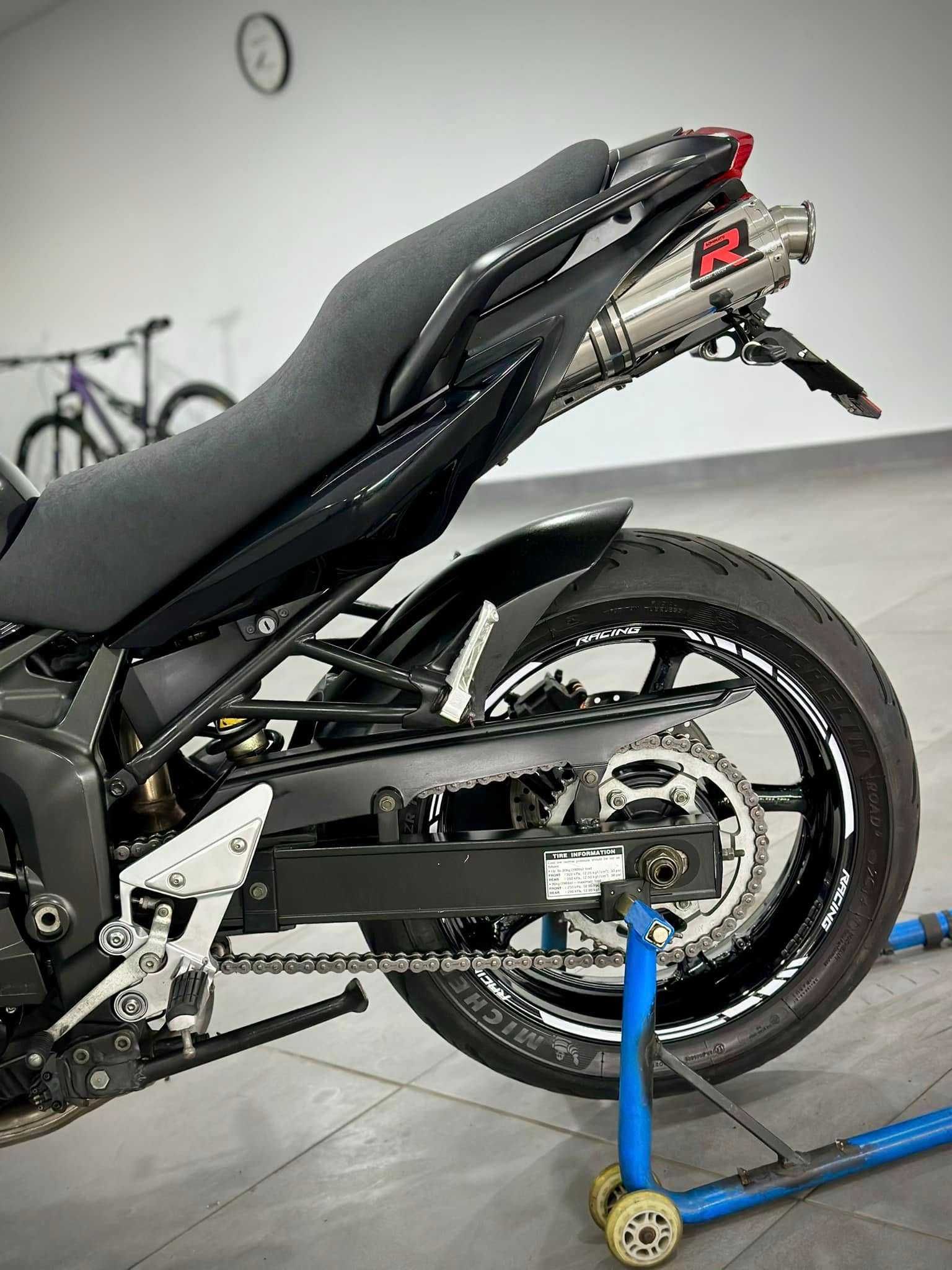 Moto Yamaha FZ6 N