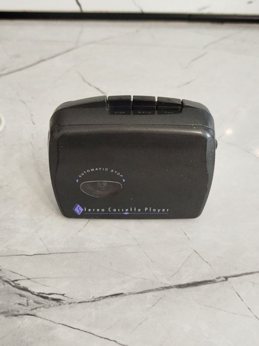 Касетний плеєр в хорошому стані, робочий