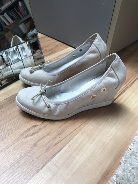 Buty na koturnie Primamoda 38