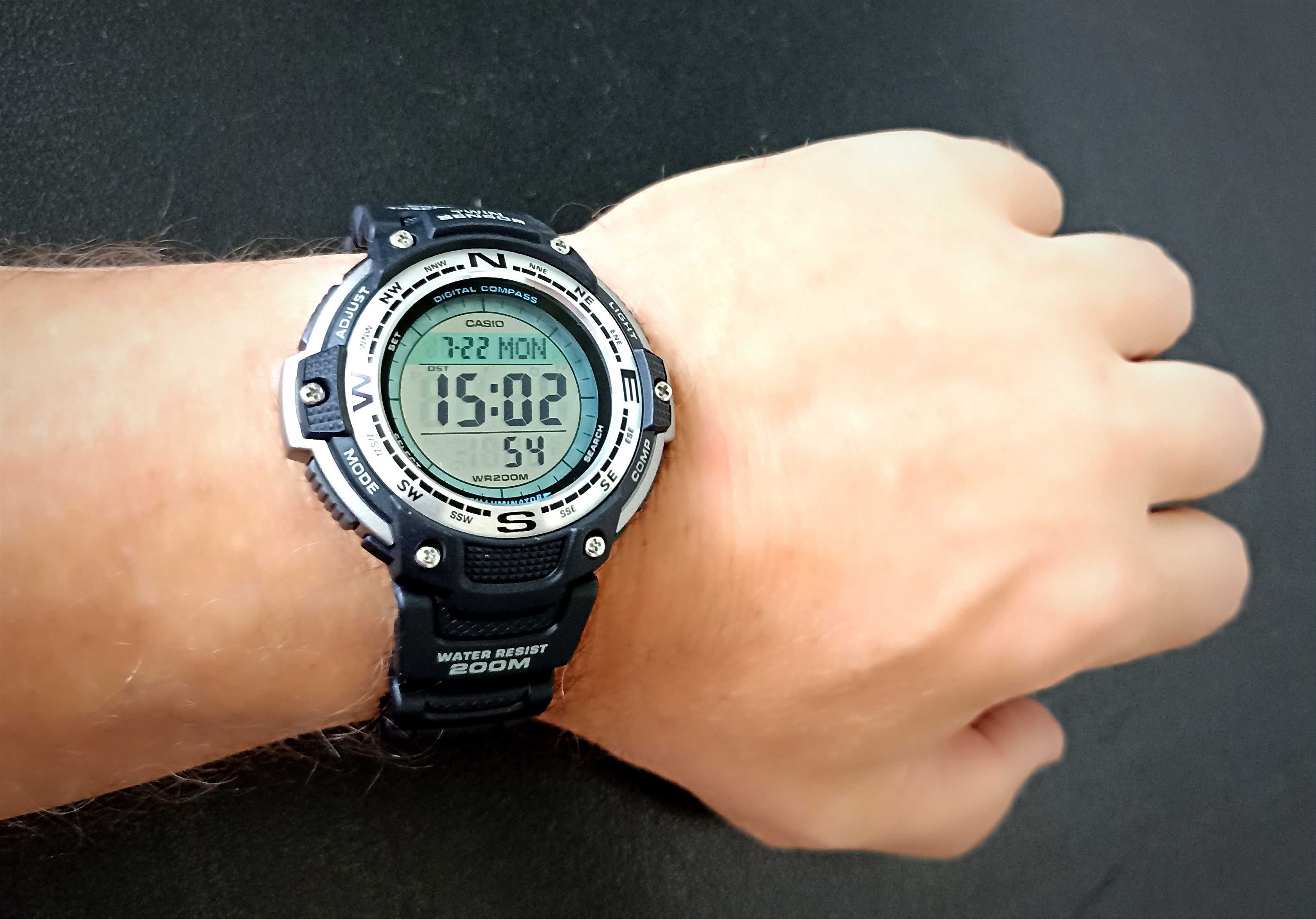 Часы/компас/термометр Casio  SGW100-1V