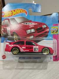 Hot wheels autko resorak Ford Sierra Cosworth