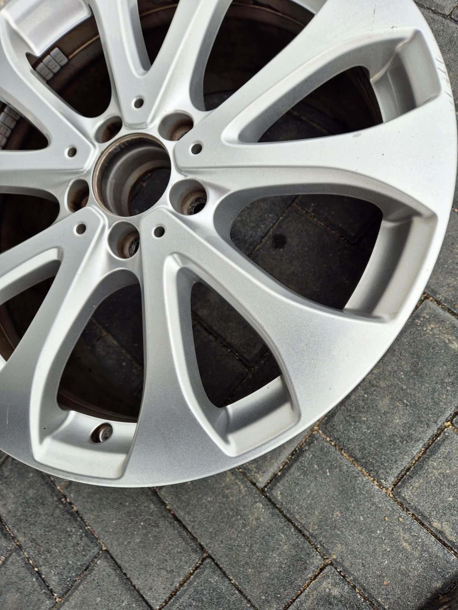 Felga Mercedes E-klasa W213 A213401.1100 8Jx18 Et43 ladna