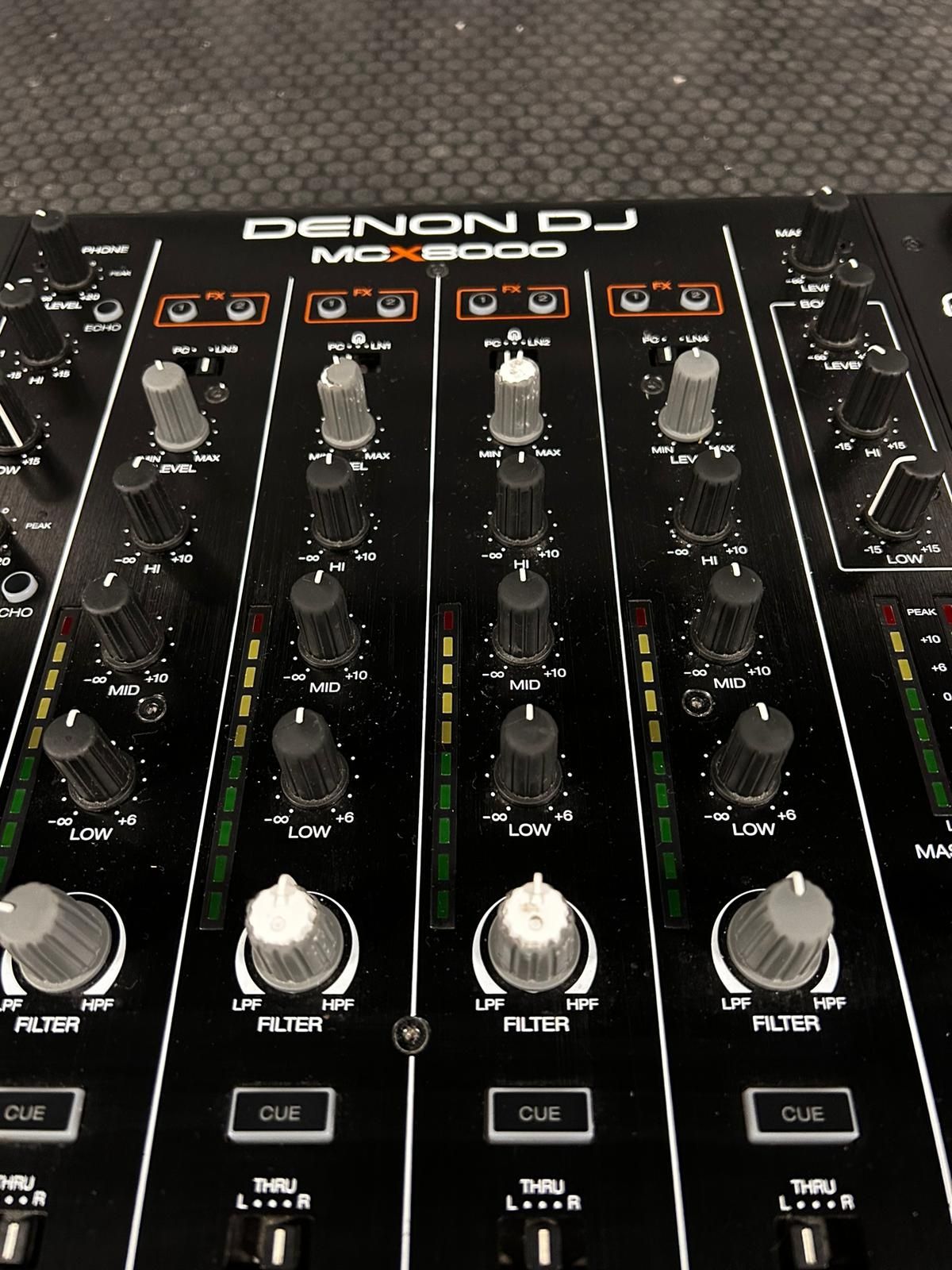 Kontroler DJski Denon mcx8000