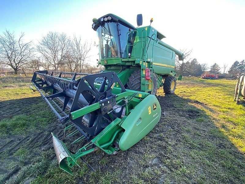 Комбайн John Deere W650