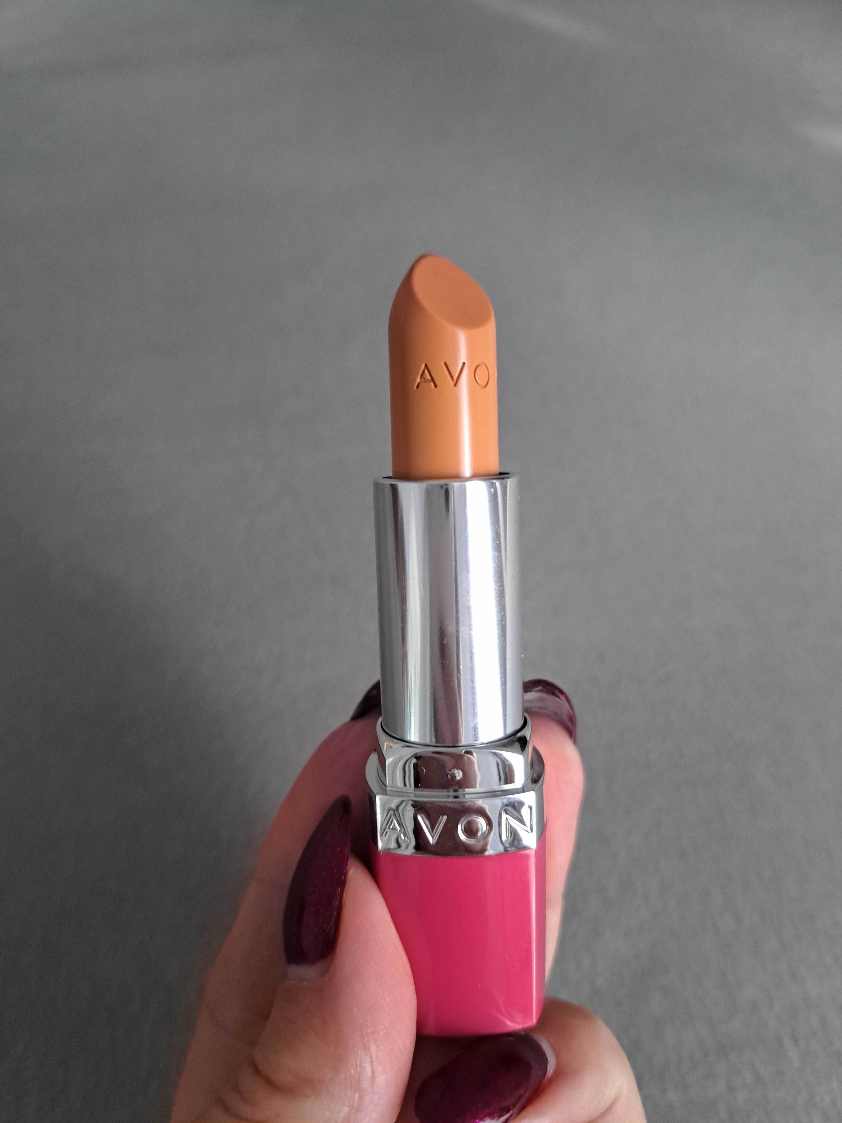 Nudziakowa kremowa pomadka od avon natural flush nude unikat