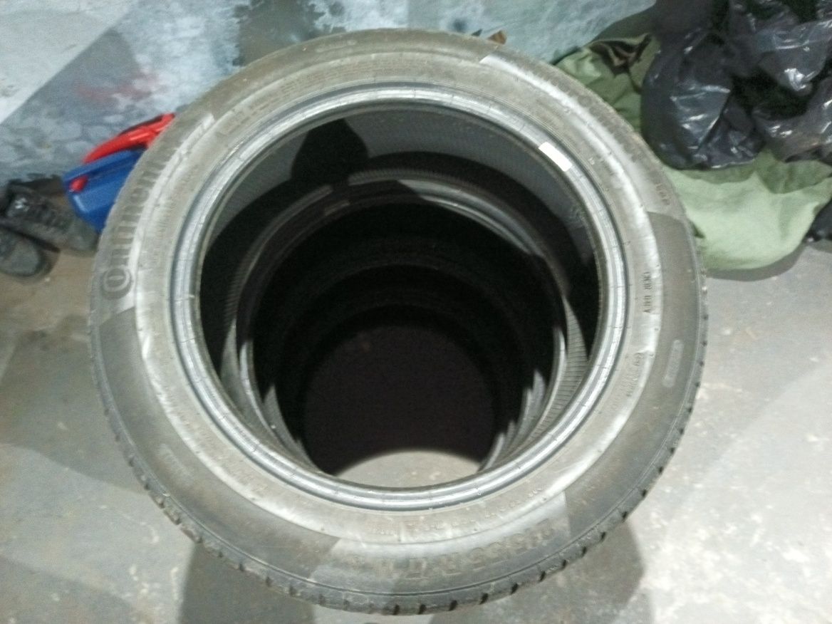 Резина зимова Continental 215/55R17