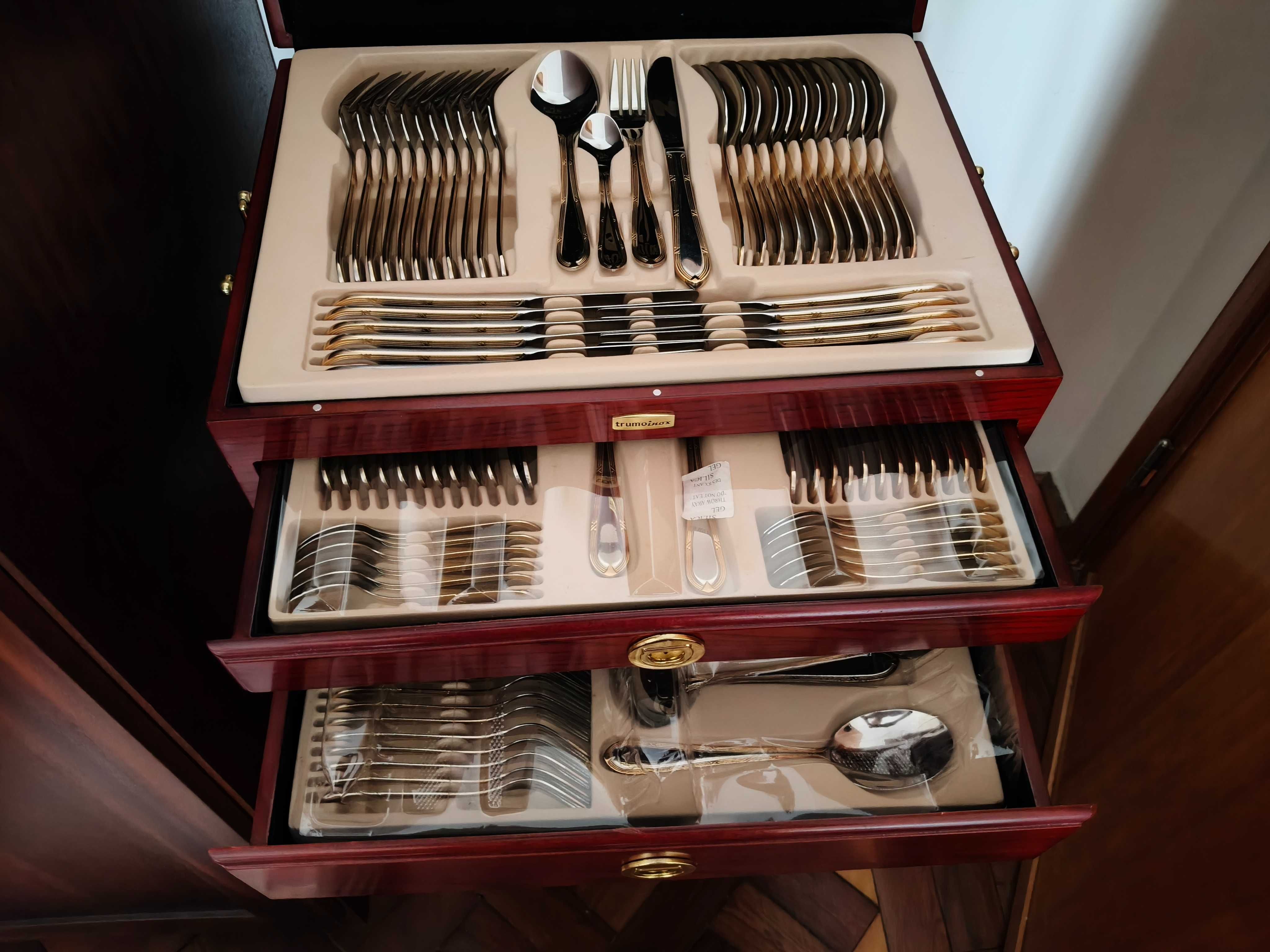 Faqueiro INOX com moveis, NOVO
