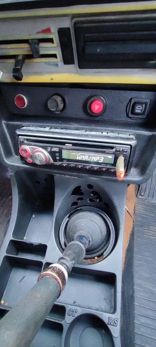 Магнитола JVC KD-G351 колонки kics