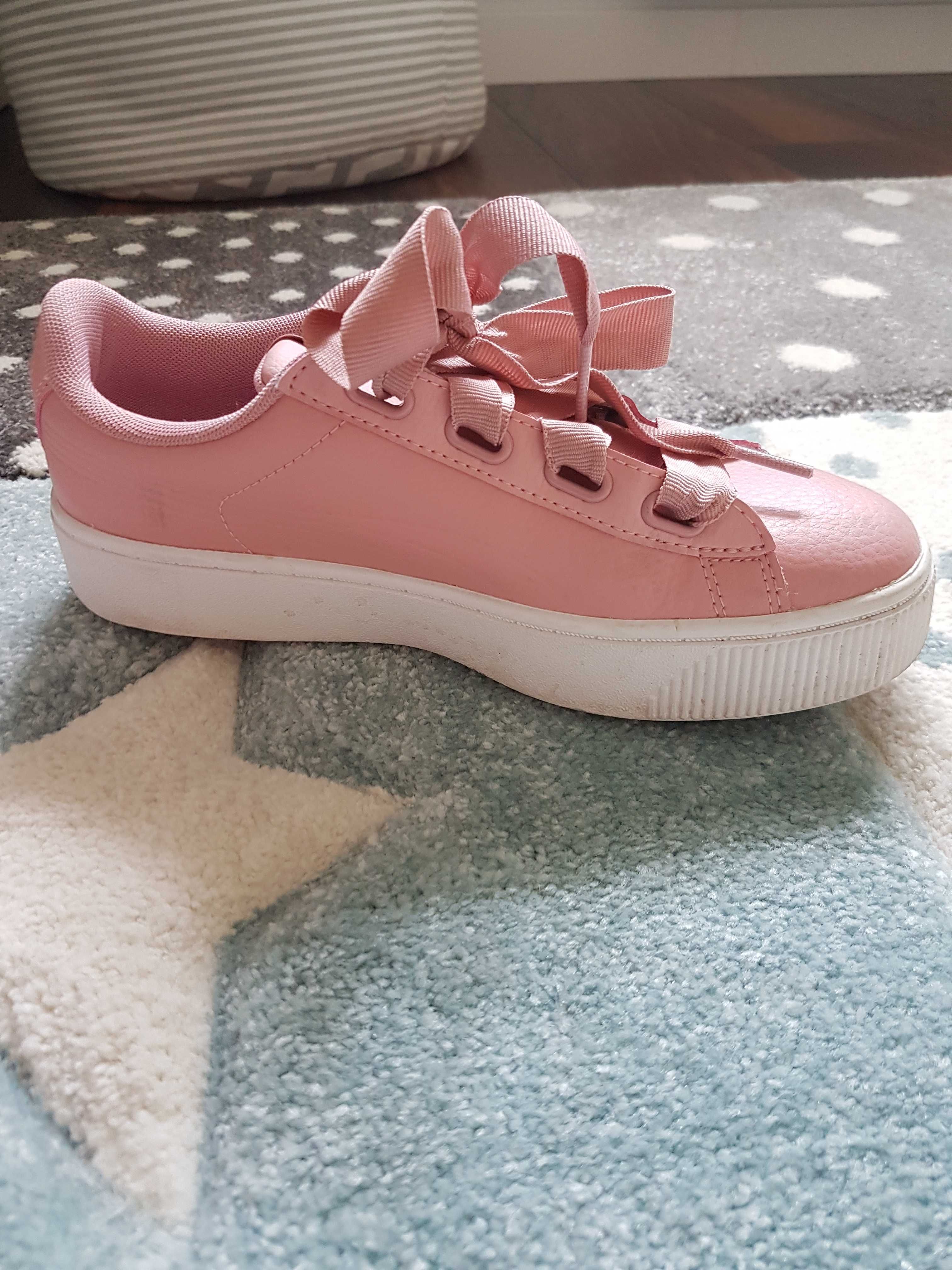 Sneakersy damskie PUMA na platformie rozm. 37