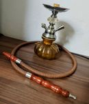 fajka wodna, znana również jako shisha lub hookah.