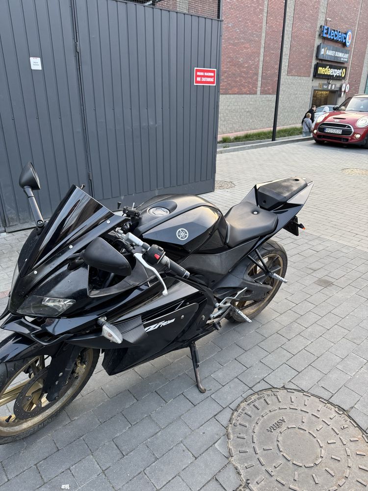 motocykl Yamaha YZF R-125 r.2011