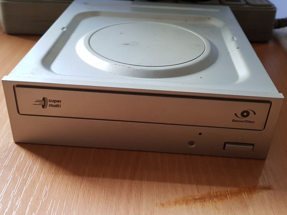 Оптический привод DVD-RW LG GH22NS40