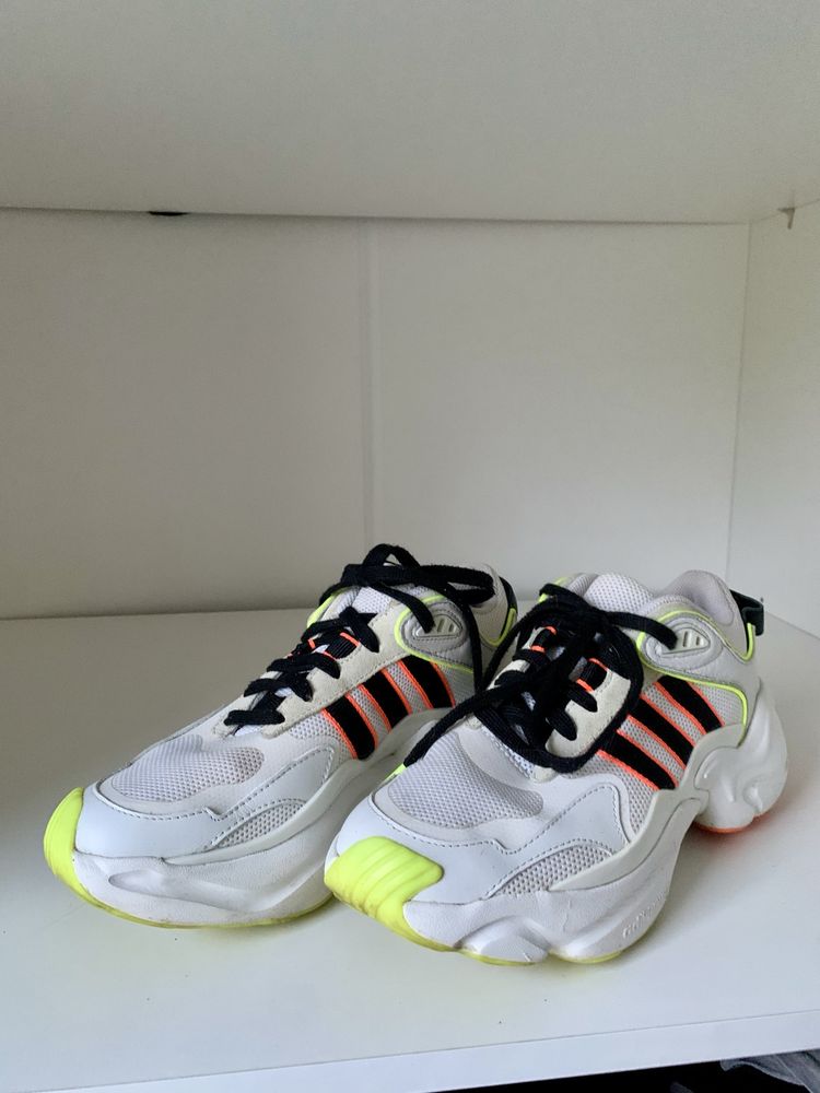 Buty odblaskowe Adidas adiPRENE plus