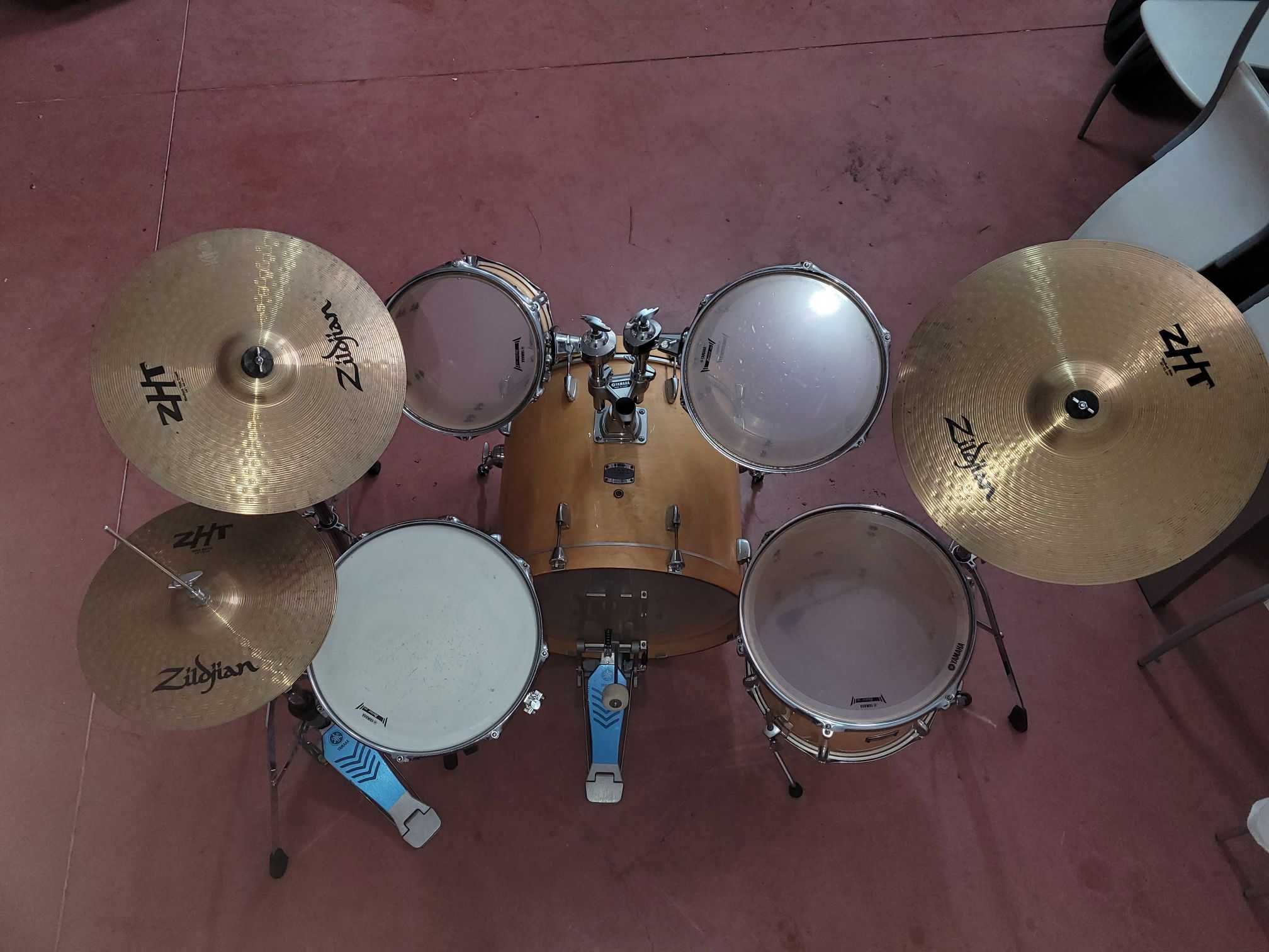 Bateria YAMAHA com pratos Zildjian