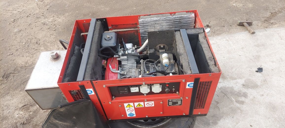 agregat honda 1.8kw cichy zapalany z kluczyka w bdb stanie