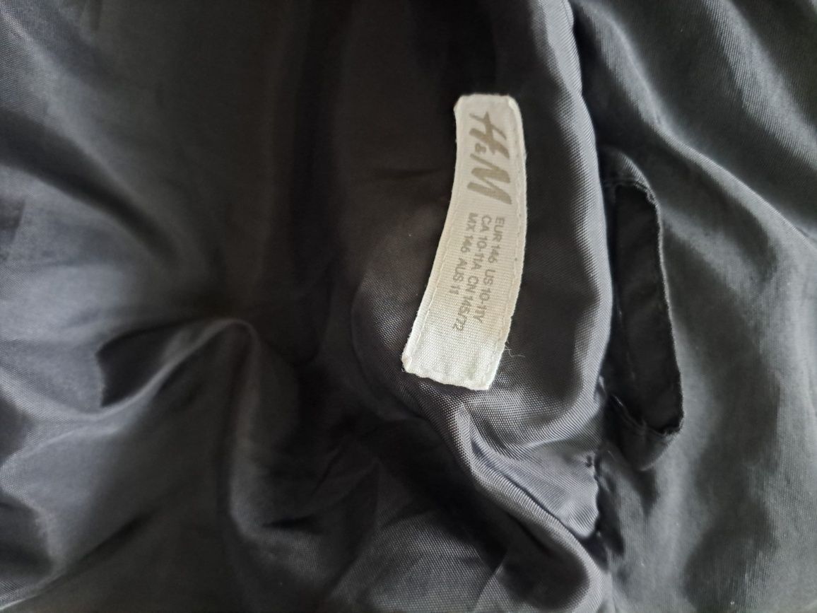 Czarno szara kurtka zimowa dla chłopaka, 146 cm, H&M